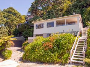 Gallery image of Tutaritari Treasure - Hahei Holiday Home in Hahei