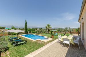 Poolen vid eller i närheten av YourHouse Can Covetes, villa with private pool and garden, perfect for families