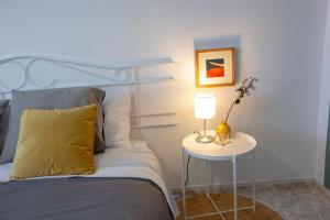 Postel nebo postele na pokoji v ubytování Ebro Alojamiento VUT 47-314