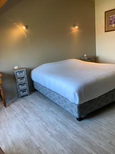 Gallery image of Hostellerie du Vieux Moulin in Autun