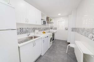 Kuchyňa alebo kuchynka v ubytovaní Apartamento Beachfront Sonrisas