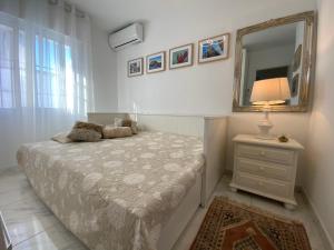 Posteľ alebo postele v izbe v ubytovaní Family villa with pool, walk to beach, restaurants and shopping