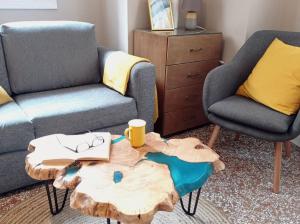 Część wypoczynkowa w obiekcie Cute Suite Apt., close to metro and highway