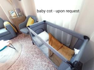 Część wypoczynkowa w obiekcie Cute Suite Apt., close to metro and highway