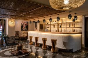 Lounge nebo bar v ubytování Indigo Inn Casa Adults Only