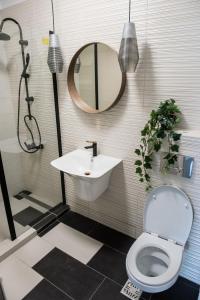 Ένα μπάνιο στο Diamond View Apartments +99 φωτογραφίες