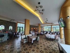 Restaurace v ubytování Hotel & Restaurant Ada