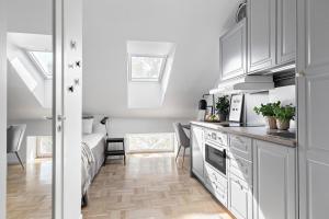 Dapur atau dapur kecil di Forenom Aparthotel Stockholm Bromma