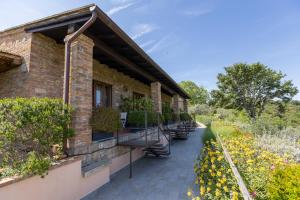Zahrada ubytování B&B FONTERONCONE di KRYVUTA OKSANA