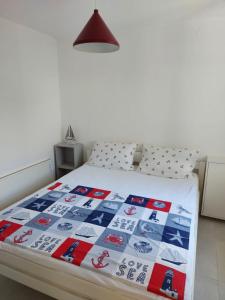 Postel nebo postele na pokoji v ubytování RA apartment for 2 people in Bol
