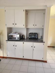 Dapur atau dapur kecil di The Hills Guest House
