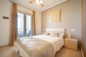 Postel nebo postele na pokoji v ubytování Comfortable First Floor Apartment with Views to the 18th Green - AO311LT + 29 fotografií