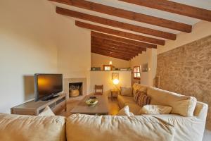 A seating area at Agroturismo Alquería Blanca