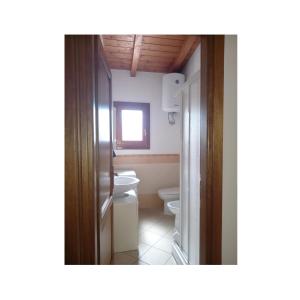 Koupelna v ubytování Alzoni apartment + 23 fotografií