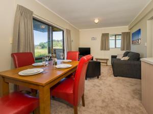 Gallery image of Sandy Doorstep - Whangamata Beachfront Apartment in Whangamata