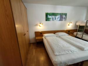 Hotel Denny