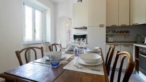 A kitchen or kitchenette at Italianway - Garibaldi 40