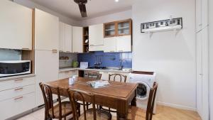 A kitchen or kitchenette at Italianway - Garibaldi 40