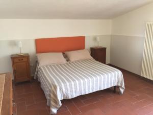Кровать или кровати в номере Villa Eden jacuzzi pool & private parking