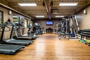 Fitness center at/o fitness facilities sa Colonial Hotel