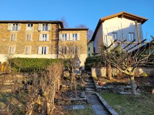 Aed väljaspool majutusasutust Casa Hürlimann