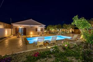 Πισίνα στο ή κοντά στο Villa Sofoklis