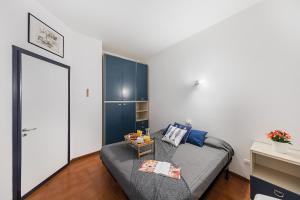 A seating area at Splendid Apartment PT-1 sul lago by Wonderful Italy