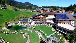 Nespecifikovaný výhled na hory nebo výhled na hory při pohledu z hotelu