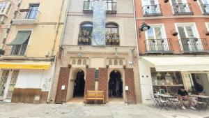 Budynek, w którym mieści się apartament