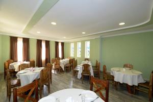 Restaurace v ubytování Nran Hatik