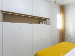 Posteľ alebo postele v izbe v ubytovaní Sunny Playa Apartment