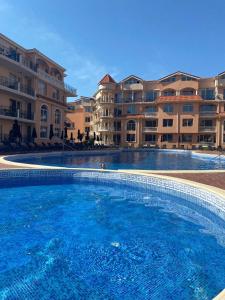 Πισίνα στο ή κοντά στο Hacienda Beach complex- Nicoleta apartment