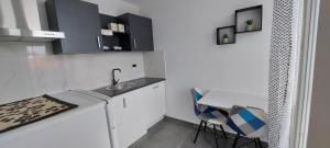 Kuchyňa alebo kuchynka v ubytovaní River67 - Apartment in Rijeka