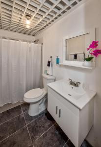 Casa Pelayo tesisinde bir banyo