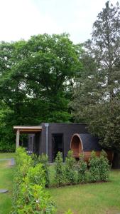 Gallery image of The White Oak - Luxe 4 persoons bungalow met prive sauna in Voorthuizen