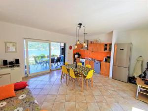 Kuchyň nebo kuchyňský kout v ubytování Holiday Home Villa Marela