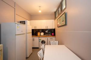 Kuchyň nebo kuchyňský kout v ubytování Taksim Square Hostel