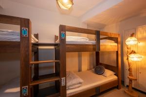 Postel nebo postele na pokoji v ubytování Taksim Square Hostel