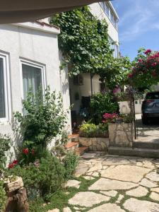 Zahrada ubytování Quite beautiful apartment in the Split Neda with 4bedrooms