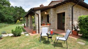 Vonkajšia záhrada v ubytovaní Villa Nocciola Il Poderone