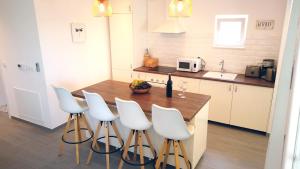 Kuchyňa alebo kuchynka v ubytovaní Beach House Ana + 19 fotografií