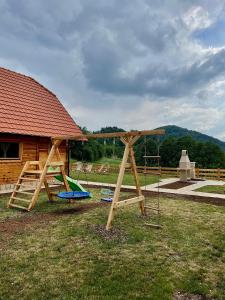 Parc infantil de Mokrogorski konaci