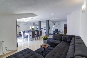 Część wypoczynkowa w obiekcie Apartment Ćosić Green