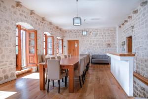 Gallery image of GuestHouse Mrshe Palace in Perast
