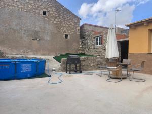 Fotografie z fotogalerie ubytování Agradable casa con chimenea y patio totalmente privado v destinaci Barahona