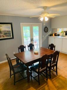 Gallery image of Cush Jax Baymeadows Ranch, Close to Everything! in Jacksonville