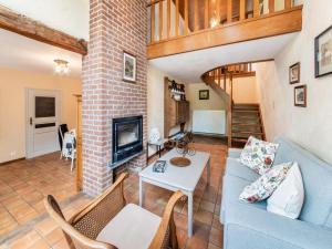 TV a/nebo společenská místnost v ubytování Holiday Home in Vielsalm with Private Garden