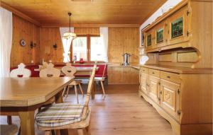Kuchyňa alebo kuchynka v ubytovaní Großes Ferienhaus St, Sigmund