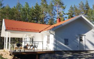 Photo de la galerie de l'établissement Gorgeous Home In rjng With Wifi, à Östra Viker