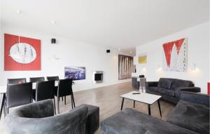 Ein Sitzbereich in der Unterkunft Priwallpromenade 2, Whg 4